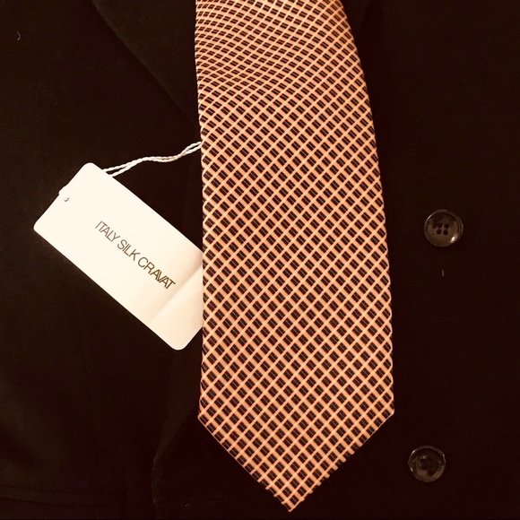 GIFTABLE🎁DOLCE & GABBENA SILK CREVAT (TIE) NEW IN BOX WITH TAGS RETAIL $700. - Picture 11 of 16